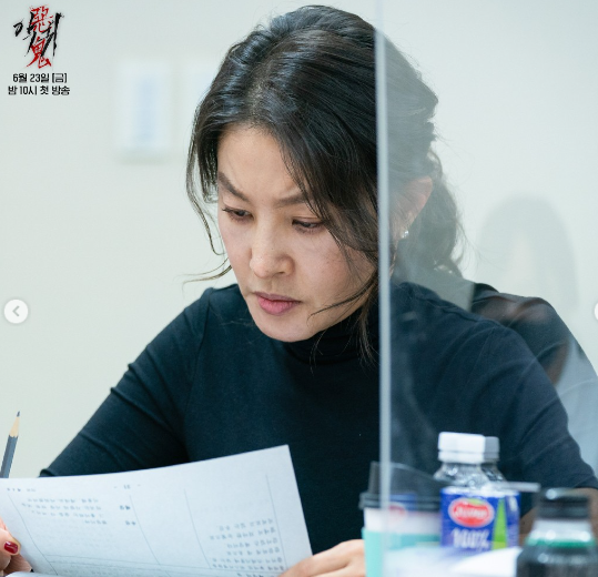 Park Ji Young. (instagram/@sbsdrama.official)